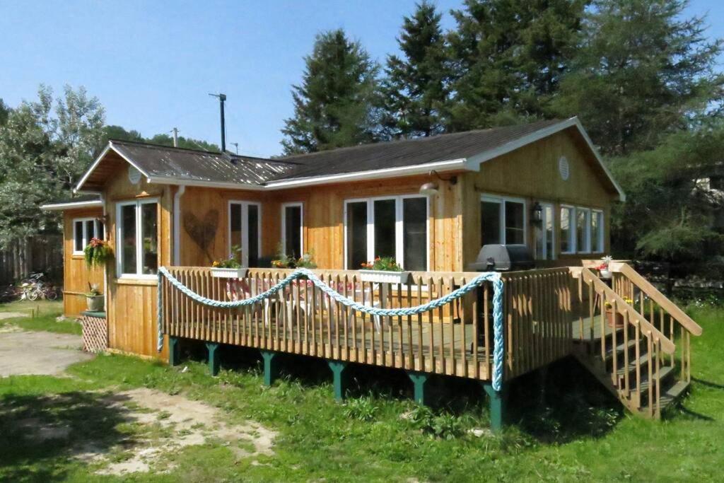 La Maison Du Capitaine Tadoussac Exterior foto